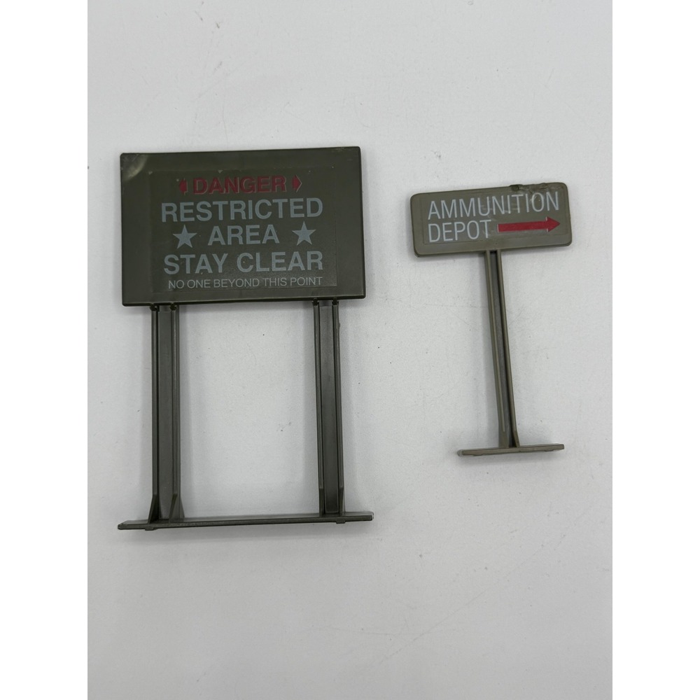 Vintage 1984 Hasbro GI Joe Restricted Area & Ammunition Depot Signs Accessory - Picture 1 of 8